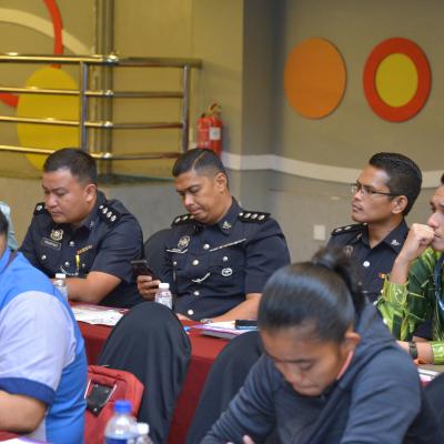 PERSIDANGAN MEJA BULAT BELIA_HAD UMUR BELIA_TRANSISI DAN PELAKSANAAN DI International Youth Center (IYC)