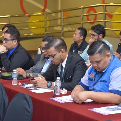 PERSIDANGAN MEJA BULAT BELIA_HAD UMUR BELIA_TRANSISI DAN PELAKSANAAN DI International Youth Center (IYC)