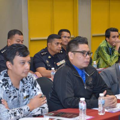 PERSIDANGAN MEJA BULAT BELIA_HAD UMUR BELIA_TRANSISI DAN PELAKSANAAN DI International Youth Center (IYC)