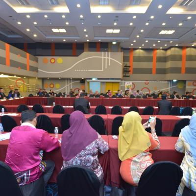 PERSIDANGAN MEJA BULAT BELIA_HAD UMUR BELIA_TRANSISI DAN PELAKSANAAN DI International Youth Center (IYC)