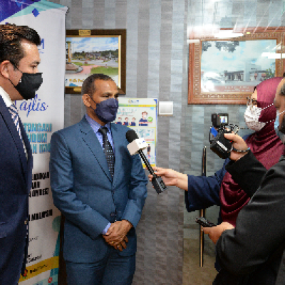 MAJLIS MENANDATANGANI PERJANJIAN MEMORANDUM PERSEFAHAMAN (MOU) ANTARA IYRES DAN UUM